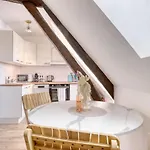 Cozy Superbe 10 Min - Airport 보베