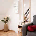 Cozy Superbe 10 Min - Airport