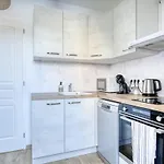 Cozy Superbe 10 Min - Airport 보베