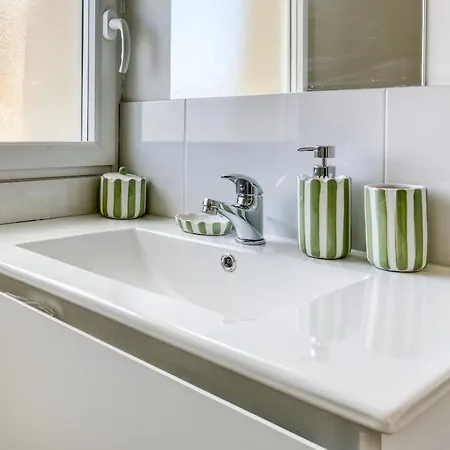 Cozy Superbe 10 Min - Airport